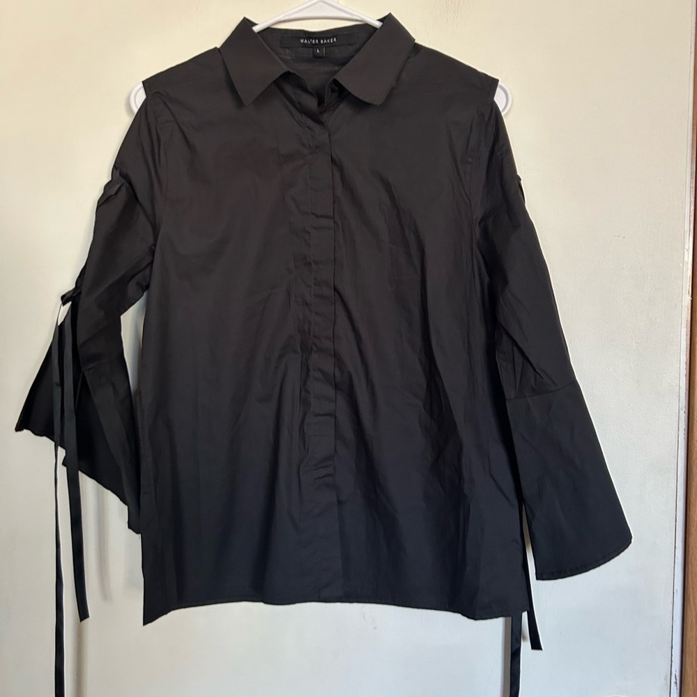 Walter Baker Large Black Button-down Lace down sleeve 100% cotton